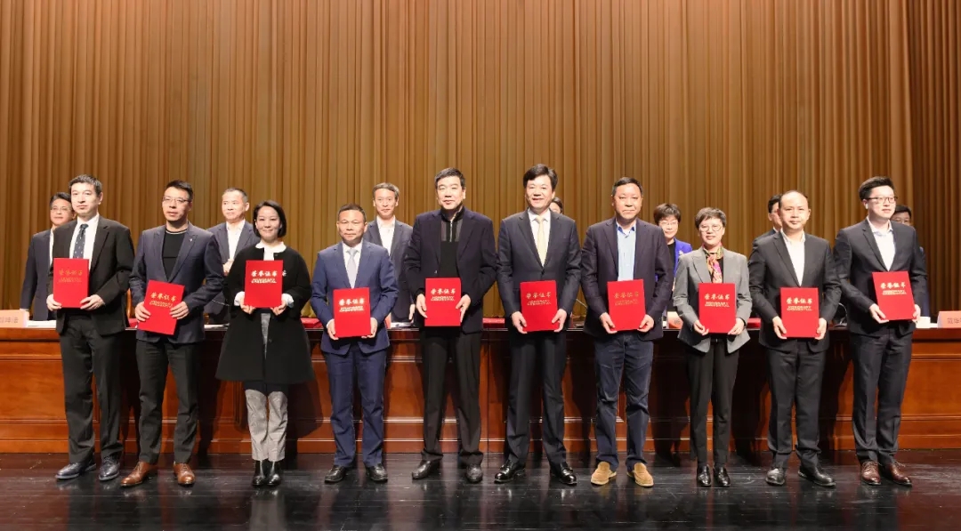 星空娱乐获得“2019中国制作业企业500强”、、“2019年浙江省上云标杆企业”等殊荣